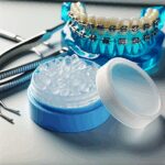 Tudo o que você precisa saber sobre cera para prótese total e parcial: tipos, aplicações e cuidados essenciais